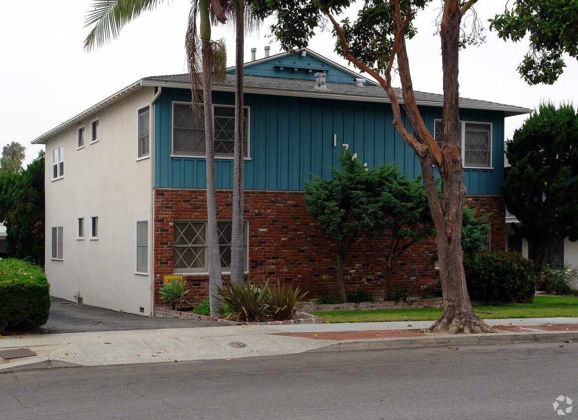 Foto del edificio - 1744 E Sycamore Ave