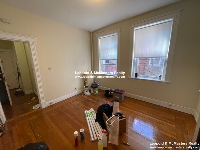 Building Photo - 45 Ashford St