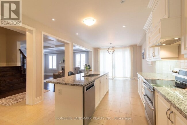 Building Photo - 2128 Lillykin St