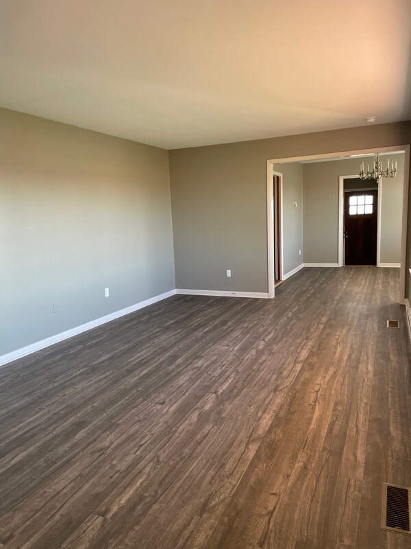 Foto del edificio - 28470 Lambs Meadow Rd