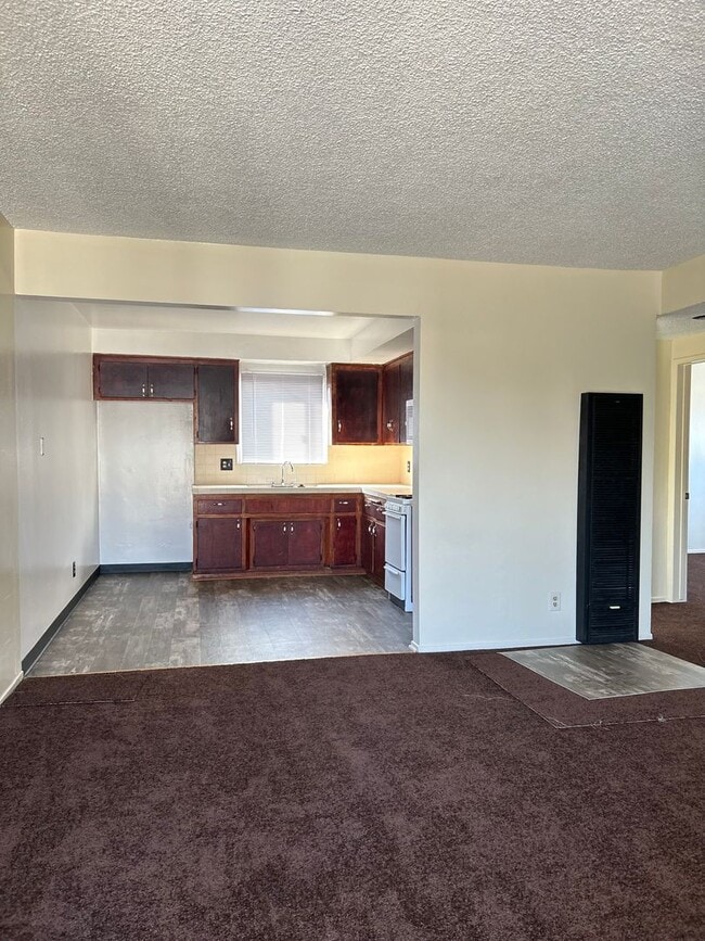 Photo - 1622 W 81st St Apartment