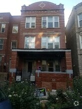 Building Photo - 1424 N Maplewood Ave