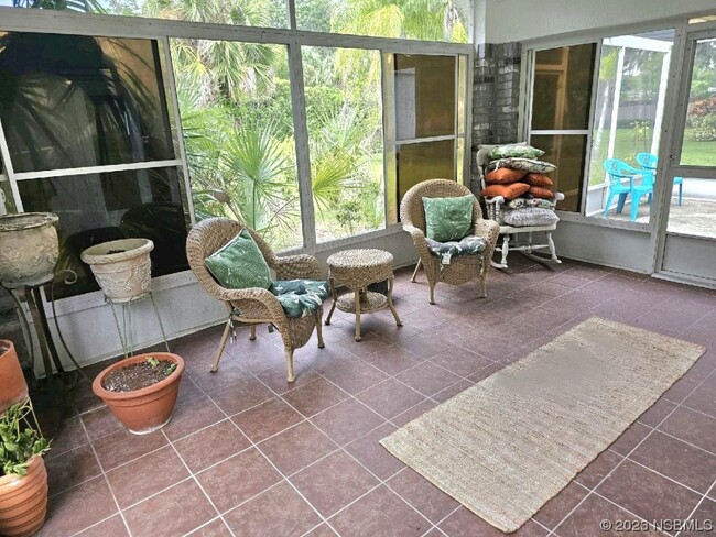 Foto del edificio - 1308 S Riverside Dr