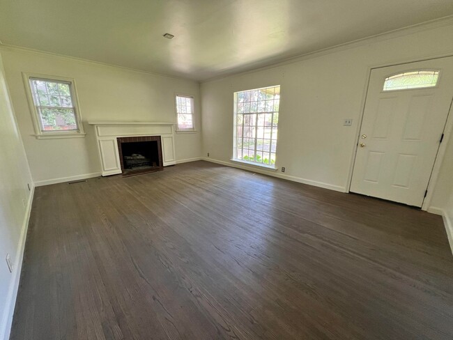 Foto del edificio - Charming midtown bungalow in a great locat...