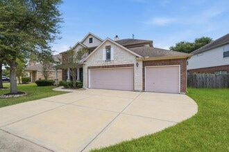 Building Photo - 2117 Rushing Spring Dr