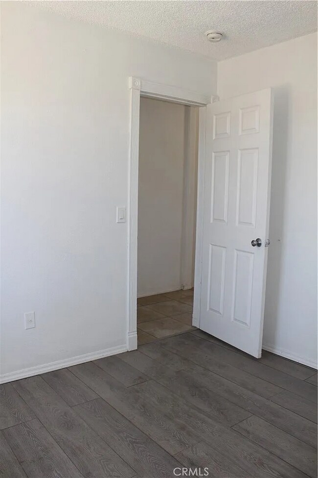 Building Photo - 1531 Riverside Dr