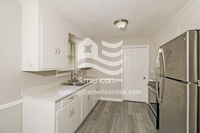 Foto del edificio - 883 Medfield Rd