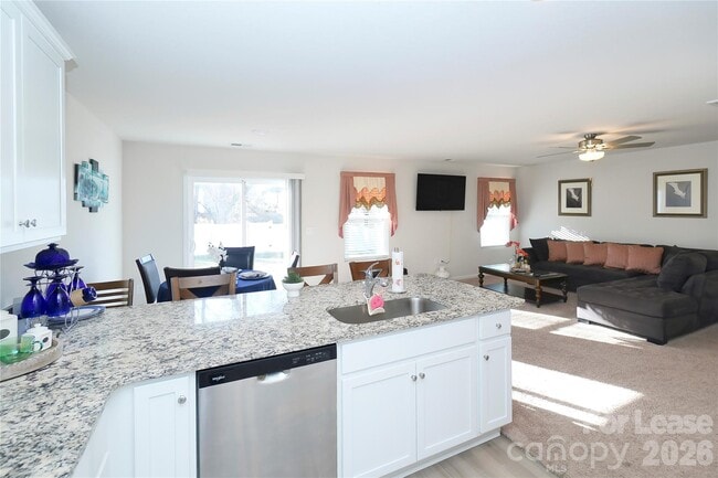 Foto del edificio - 6008 Lowe Ln