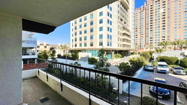 Building Photo - 3525 Lebon Dr