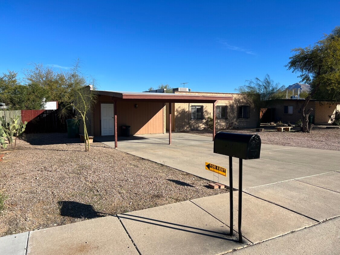 Primary Photo - 2984 W Lena Way