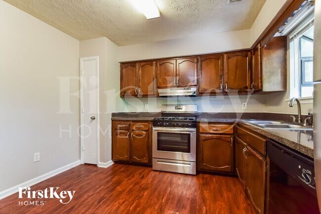 Building Photo - 3189 Glen Hollow Dr