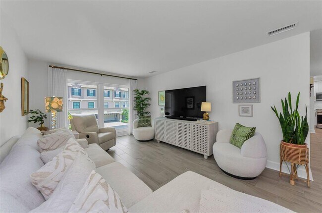 Foto del edificio - 2700 Bayshore Blvd