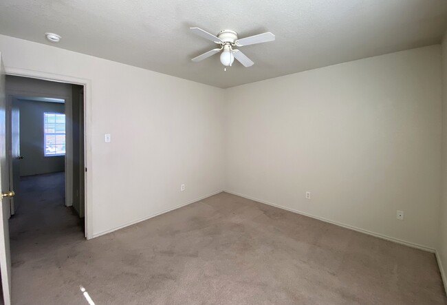 Foto del edificio - 2102 Tahoe Ct