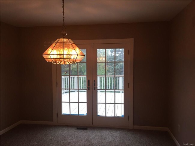 Building Photo - 30333 Stratford Ct