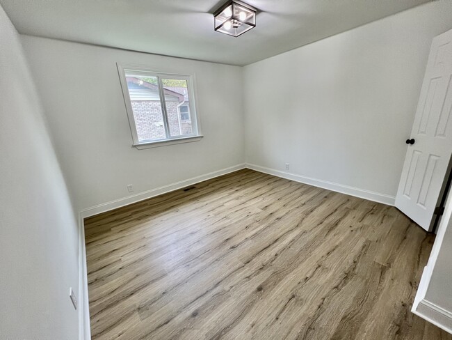 Master Bedroom - 3309 Mays St