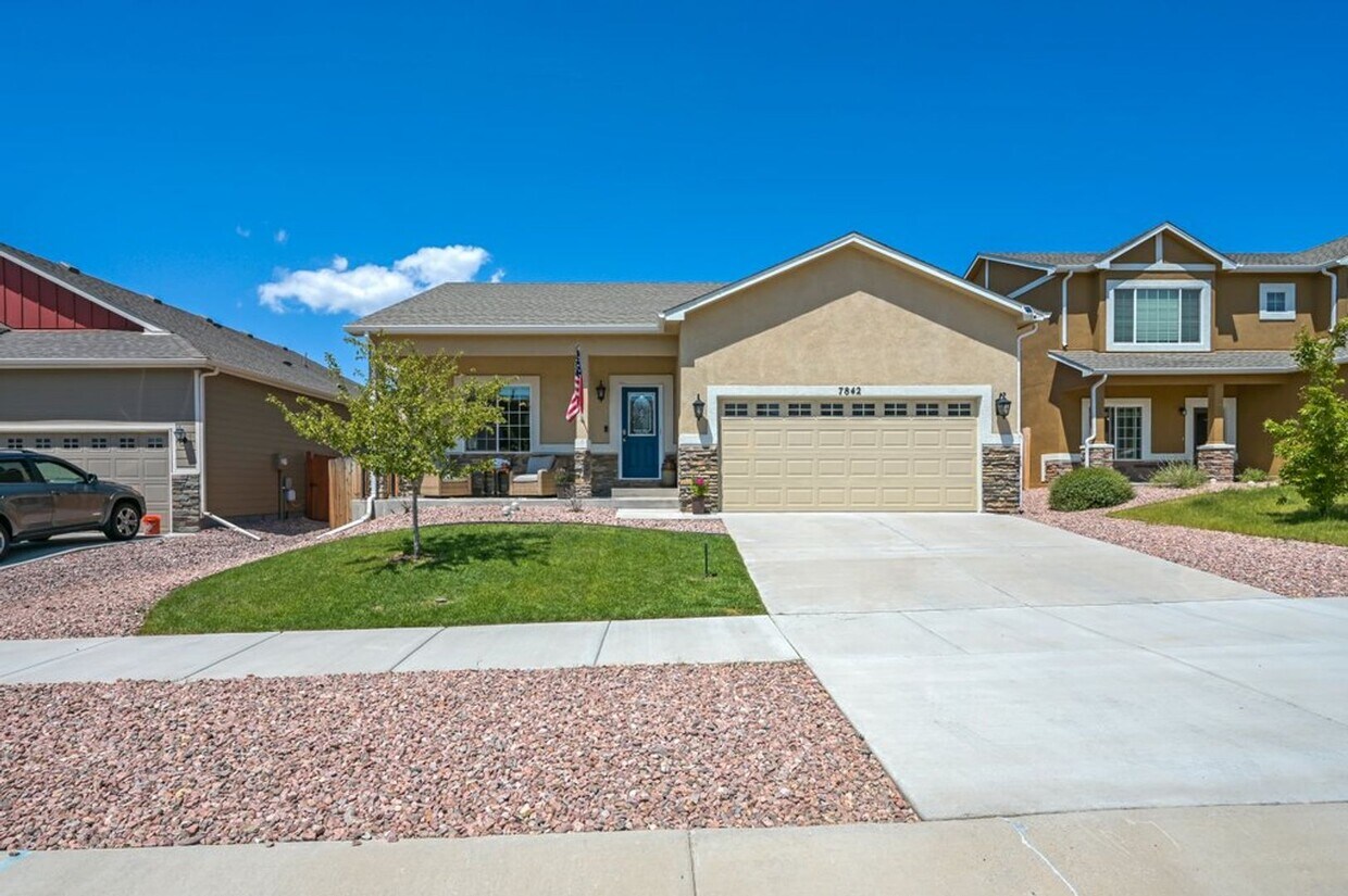 Primary Photo - Evolve Real Estate: Ranch Style 3 Bedroom ...