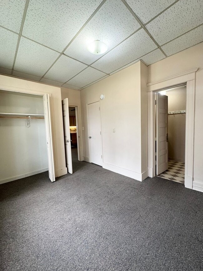 Building Photo - 112 N 38th Ave