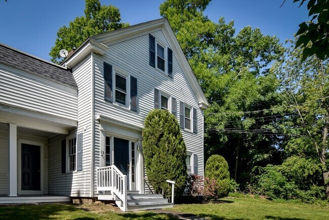 Foto del edificio - 18 Old Connecticut Path