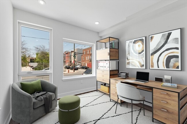Office / bedroom - 321 W Berks St