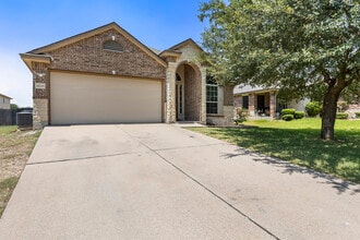 Building Photo - 6725 Mundo Dr