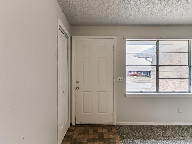 Foto del edificio - 5304 S Bodine Dr