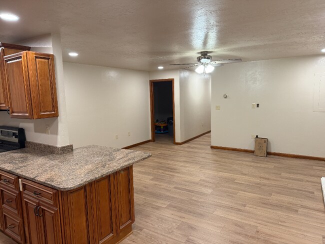 Foto del edificio - 260 King's Ridge Rd