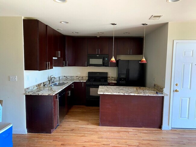 Foto del edificio - 3342 W 19th St