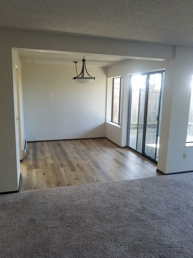 Building Photo - Estes Triplex