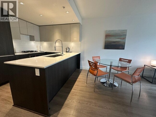 Photo du bâtiment - 1588 E Hastings St