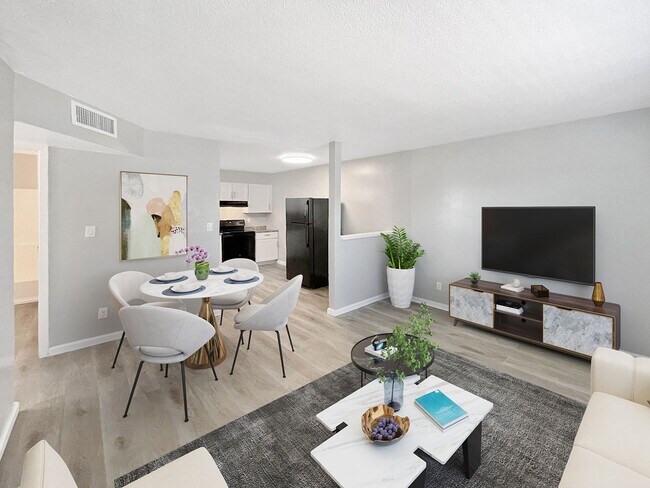 Building Photo - Central Phoenix | Spacious Two-Bedroom