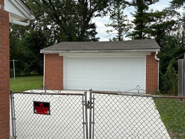 Foto del edificio - 4589 Annhurst Rd