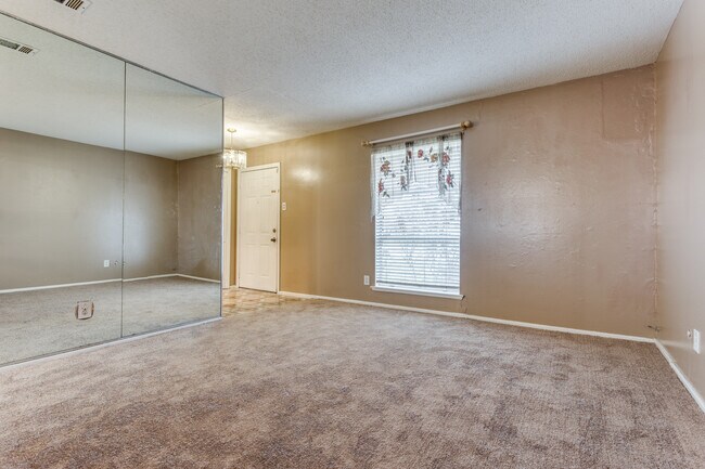 Building Photo - 204 N Bowser Rd