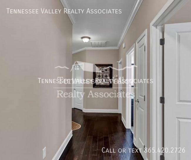Building Photo - 7013 Pemmbrooke Shire Ln