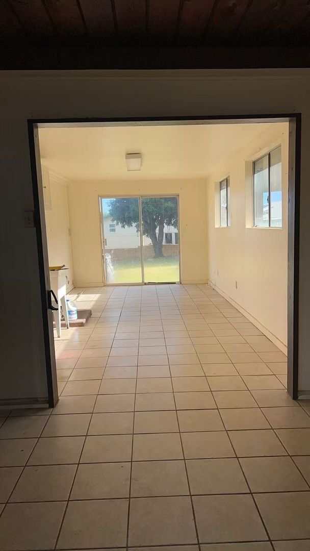 Foto del edificio - 3 Bedroom Makakilo Home with Yard & Cool Breezes!
