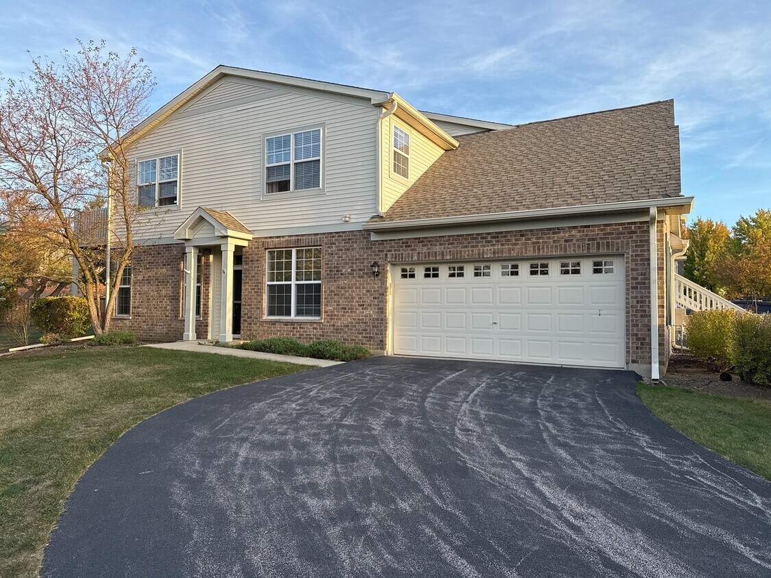 Primary Photo - 1611 Millbrook Dr