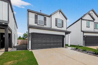 Building Photo - 3233 Creston Gate Dr