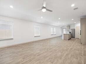 Building Photo - 12733 Ermine St