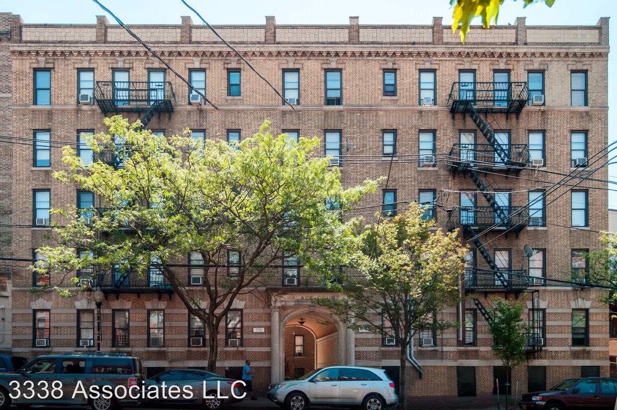 Primary Photo - 3344 Park Ave