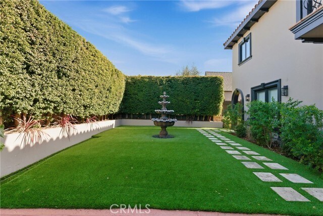 Foto del edificio - 5558 Edgewood Pl