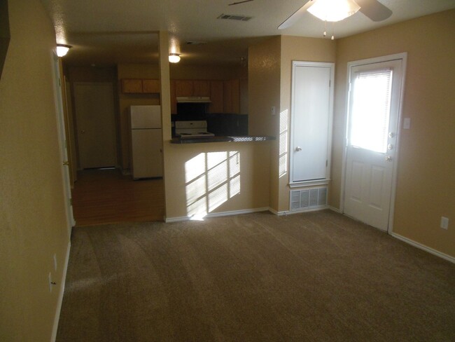 Building Photo - 4402 Jeff Scott Dr