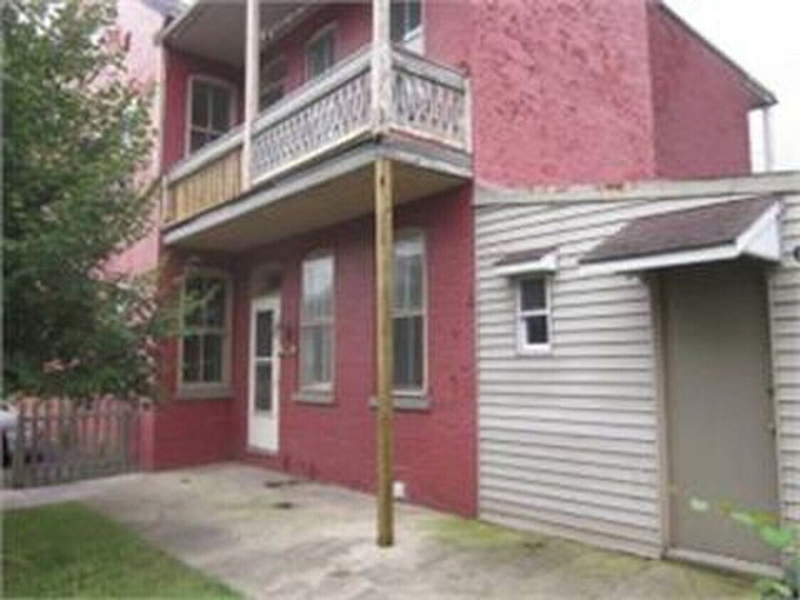 Building Photo - 3 br, 1.5 bath House - 302 S 4TH ST