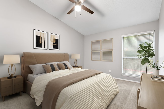 Liv on the Green - Liv on the Green Apartment Homes