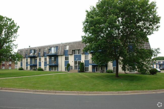 Country junto a la Estates - Apartments on 6th Avenue