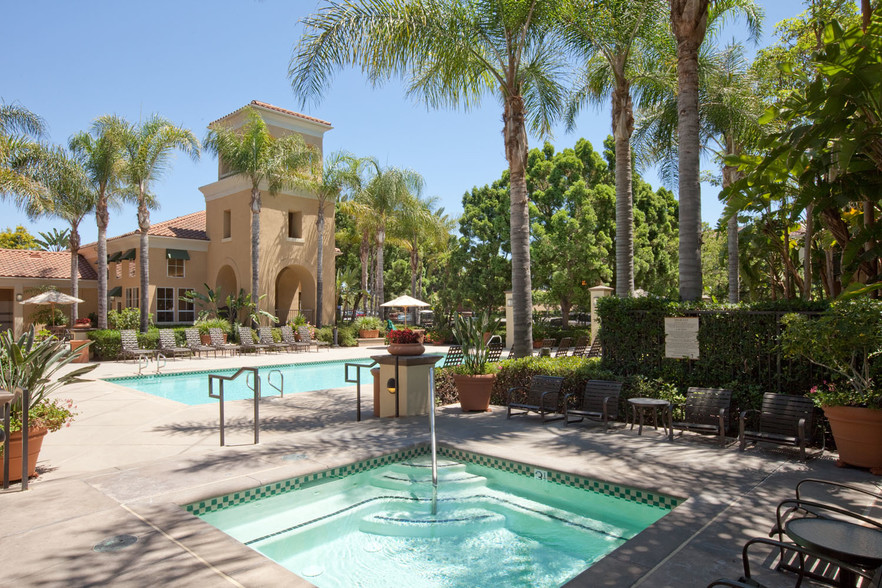 Villa Coronado Apartment Homes Rentals - Irvine, CA | Apartments.com