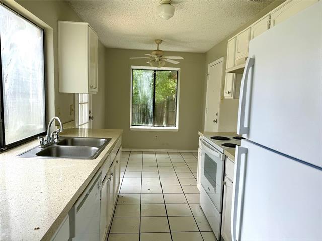 Building Photo - 938 Sanders Dr