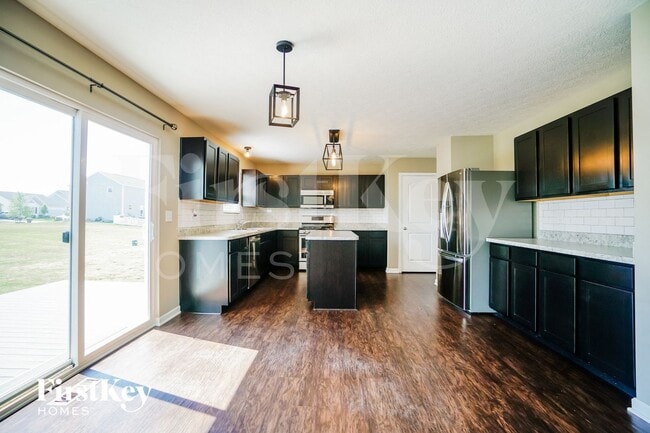 Building Photo - 270 Cloverhill Dr