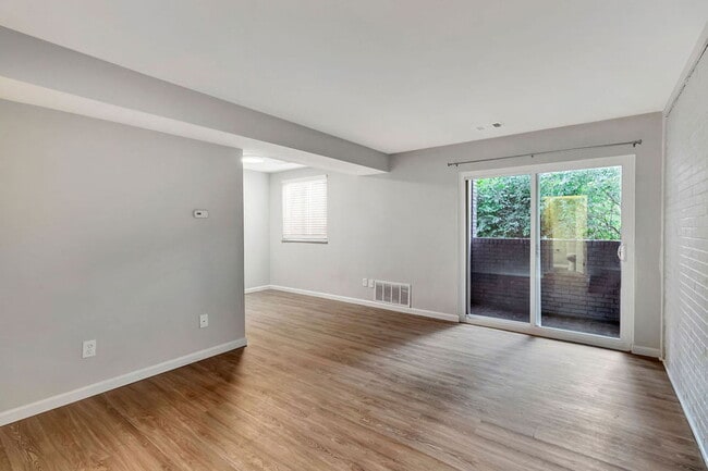 Foto del edificio - 4302 Batavia Meadows Dr