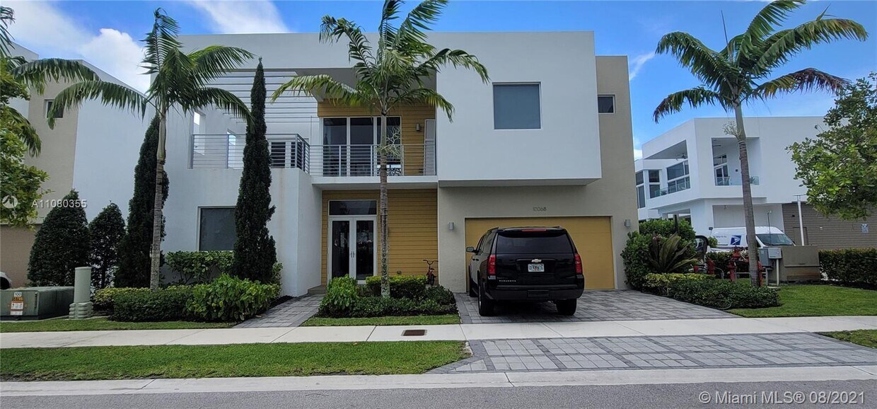 Foto principal - 10068 NW 75th Ter