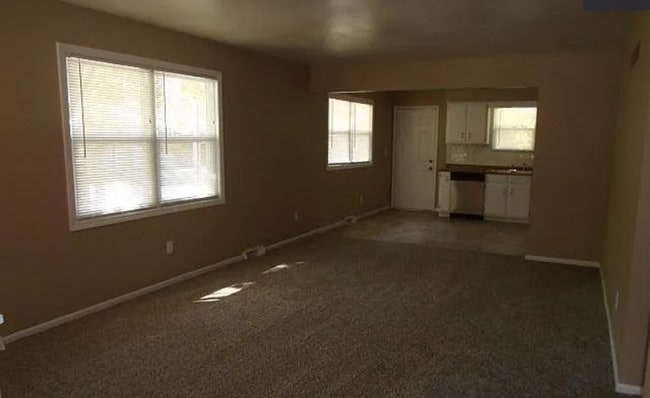 Foto del edificio - 3 Bed 1 Bath ready to rent!