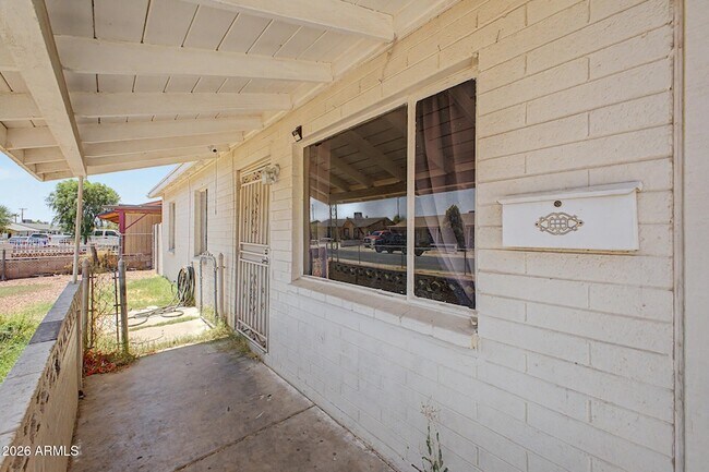 Foto del edificio - 5828 N 63rd Dr